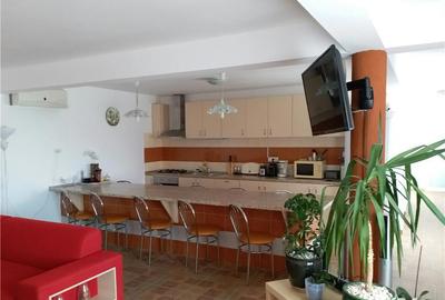 Casă cu 8 camere cu Teren 480 Mp în 2 Mai - 2