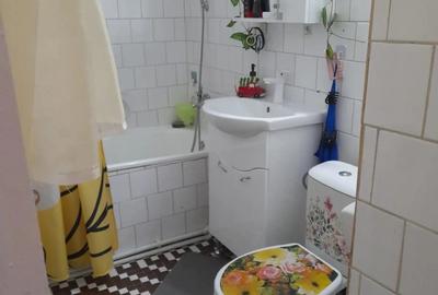 Vand Apartament 2 camere,Decomandat,Cuza Voda,4 4 - 2