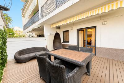 Apartament cu 3 camere decomandat în Polonă - 1