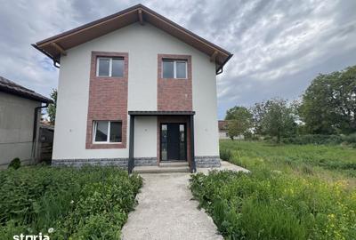 Casă cu 5 camere cu Teren 1000 Mp în Păulești - 11