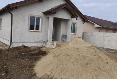 Casă individuală cu 4 camere în Sântandrei