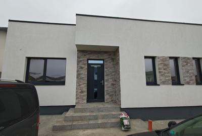 Casa individuala   -  4 camere  -  90 mp utili  -  353 mp teren - 1