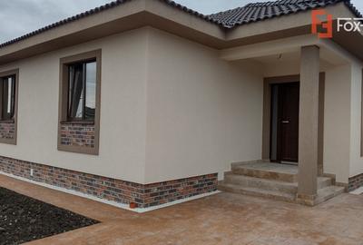 Casă individuală cu 4 camere cu Teren 400 Mp în Sânmihaiu Român