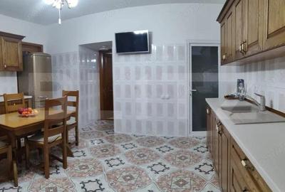 Casă cu 6 camere cu Teren 1178 Mp în Central - 14