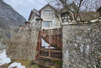 Casă cu 5 camere cu Teren 2669 Mp în Scărișoara - 16