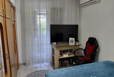 Apartament cu 2 camere decomandat în Micro 14 - 14
