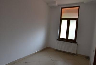 Piata Sinaia, Spatiu pentru diverse activitati - 2