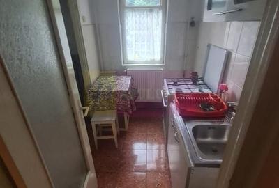 Apartament cu 3 camere de vanzare in Campina - Zona Liceul Energetic - 8