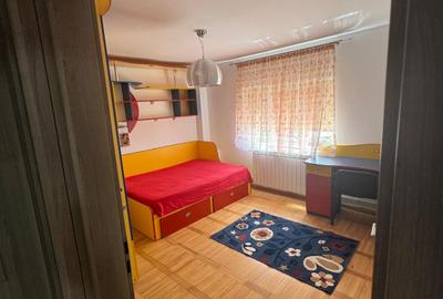 500 Euro-Inchiriere apartament 4 camere decomandate, etaj4 din 10 - 6