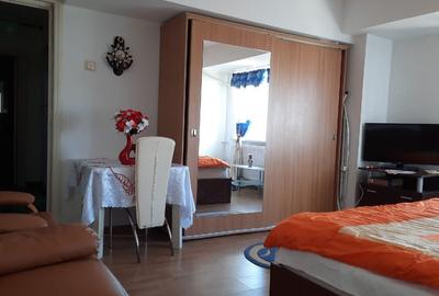 Inchiri Garsoniera zona tomis mall - 4