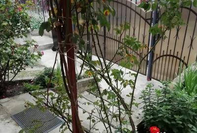 Casă cu 5 camere în Bonț