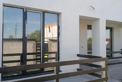 Casă cu 4 camere în Central - 1