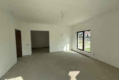Casă cu 4 camere cu Teren 500 Mp în Bujoreni