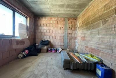Casă cu 4 camere cu Teren 555 Mp în Cetate - 7