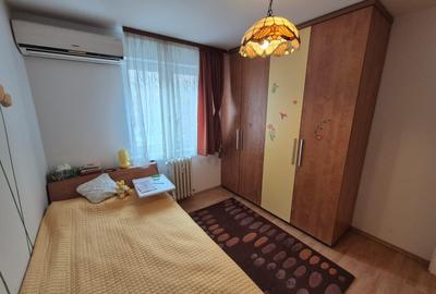 Apartament cu 3 camere decomandat în Titan - 9