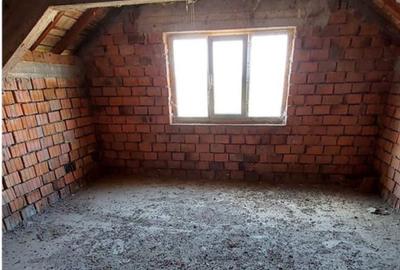 Casă cu 3 camere cu Teren 280 Mp în Central - 3