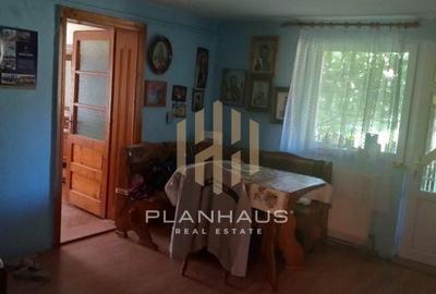 Casă cu 6 camere cu Teren 4546 Mp în Central - 4