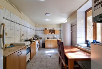 Casă individuală cu 11 camere cu Teren 650 Mp în Est - 11