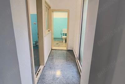Spațiu comercial, de 70 mp, în Central - 4