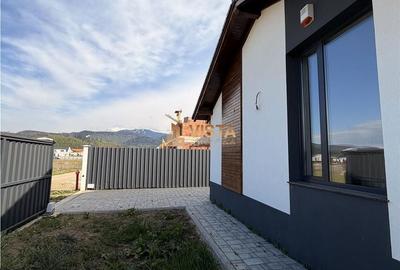 Casă cu 4 camere cu Teren 500 Mp în Central - 11
