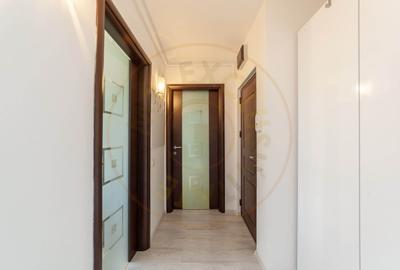 Apartament cu 3 camere semidecomandat, mobilat în Calea București - 9