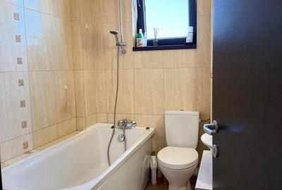 Apartament cu 3 camere decomandat în Palazu Mare - 3