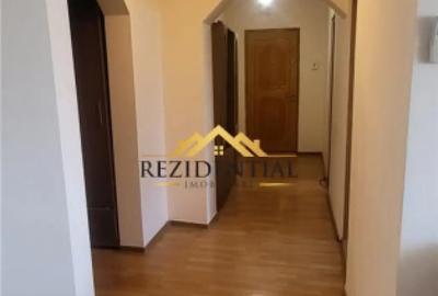 Apartament cu 4 camere decomandat în Central - 2