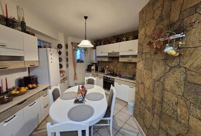 De vanzare Apartament 3 camere, zona Ultracentrala. - 2