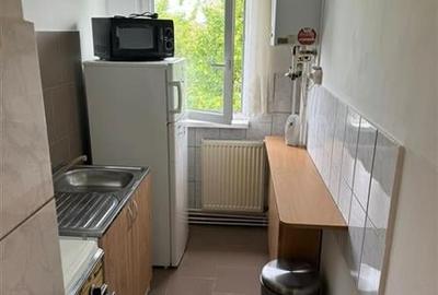 Apartament cu 2 camere semidecomandat în 7 Noiembrie