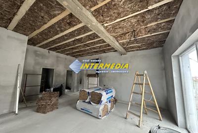 Casă individuală cu 4 camere cu Canalizare în Cetate - 11