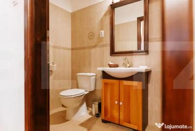 Casă cu 7 camere cu Teren 3000 Mp în Central - 14