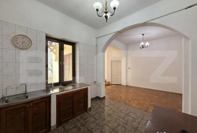 Spațiu comercial, de 134 mp, în Central - 9