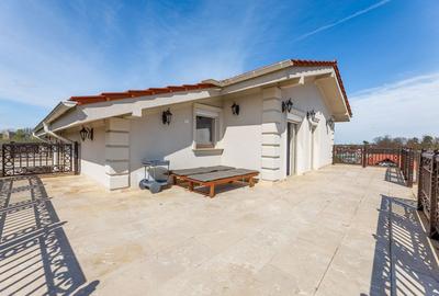 Apartament cu 3 camere semidecomandat în Intim - 2