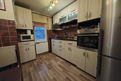 Apartament cu 4 camere decomandat în Micro 16 - 3