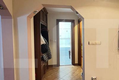 Apartament cu 4 camere decomandat în Central