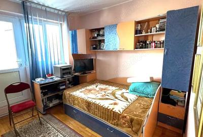 Apartament cu 4 camere decomandat în Micro 18 - 9