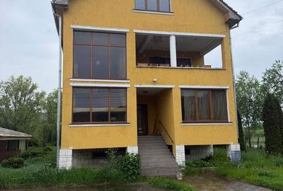 Casă cu 4 camere în Central - 9