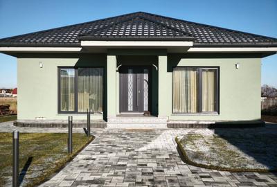 Casă cu 5 camere cu Teren 2000 Mp în Volovăț