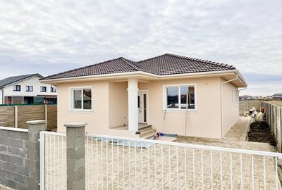 Casă individuală cu 4 camere cu Canalizare în Moșnița Nouă - 2