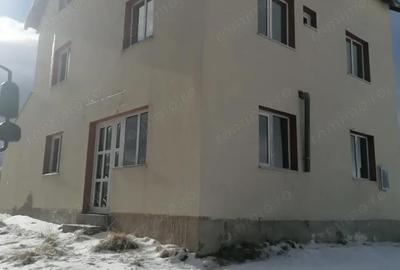 Casă cu 6 camere în Rânca - 7