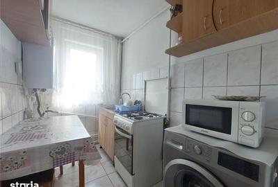 Apartament cu 4 camere semidecomandat în Micro 5 - 11