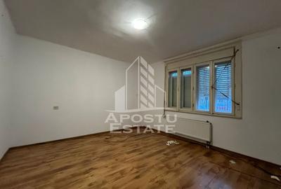 Casa individuala, cu 3 camere, 2 fronturi, teren 652, zona Olimpia - 2