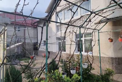 Casă cu 5 camere cu Teren 237 Mp în Central - 3