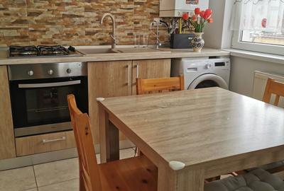 Apartament cu 3 camere decomandat în Păun - 1