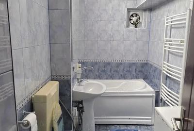 Apartament cu 3 camere decomandat în Central - 1