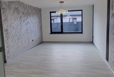 Casă cu 4 camere în Central - 3