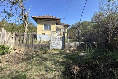 Vand casa+teren 3700mp Butoiesti MH - 1