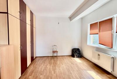 Casă individuală cu 8 camere cu Canalizare în Apărătorii Patriei - 16