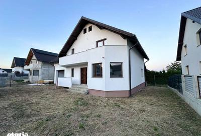 Casă cu 5 camere cu Teren 4000 Mp în Ipotești - 8