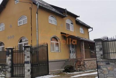 Casa de vanzare+Teren 2.500/?gradina+pomi in Huedin str. Izvorului ! - 2